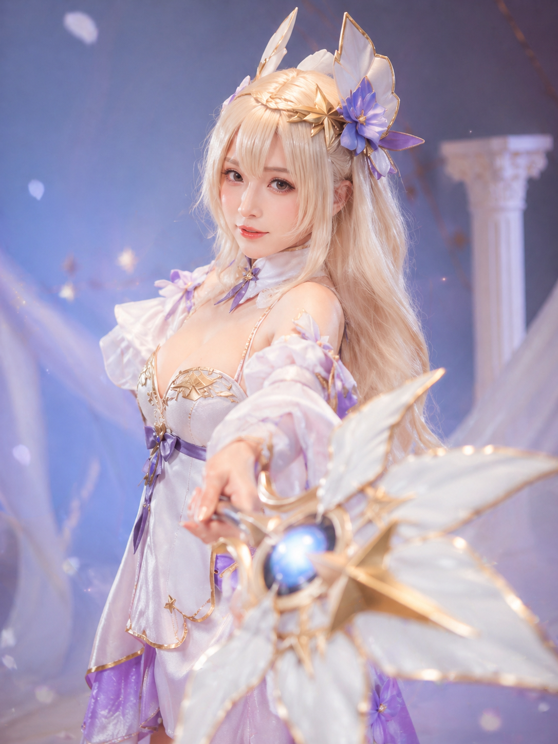 コスプレイヤー